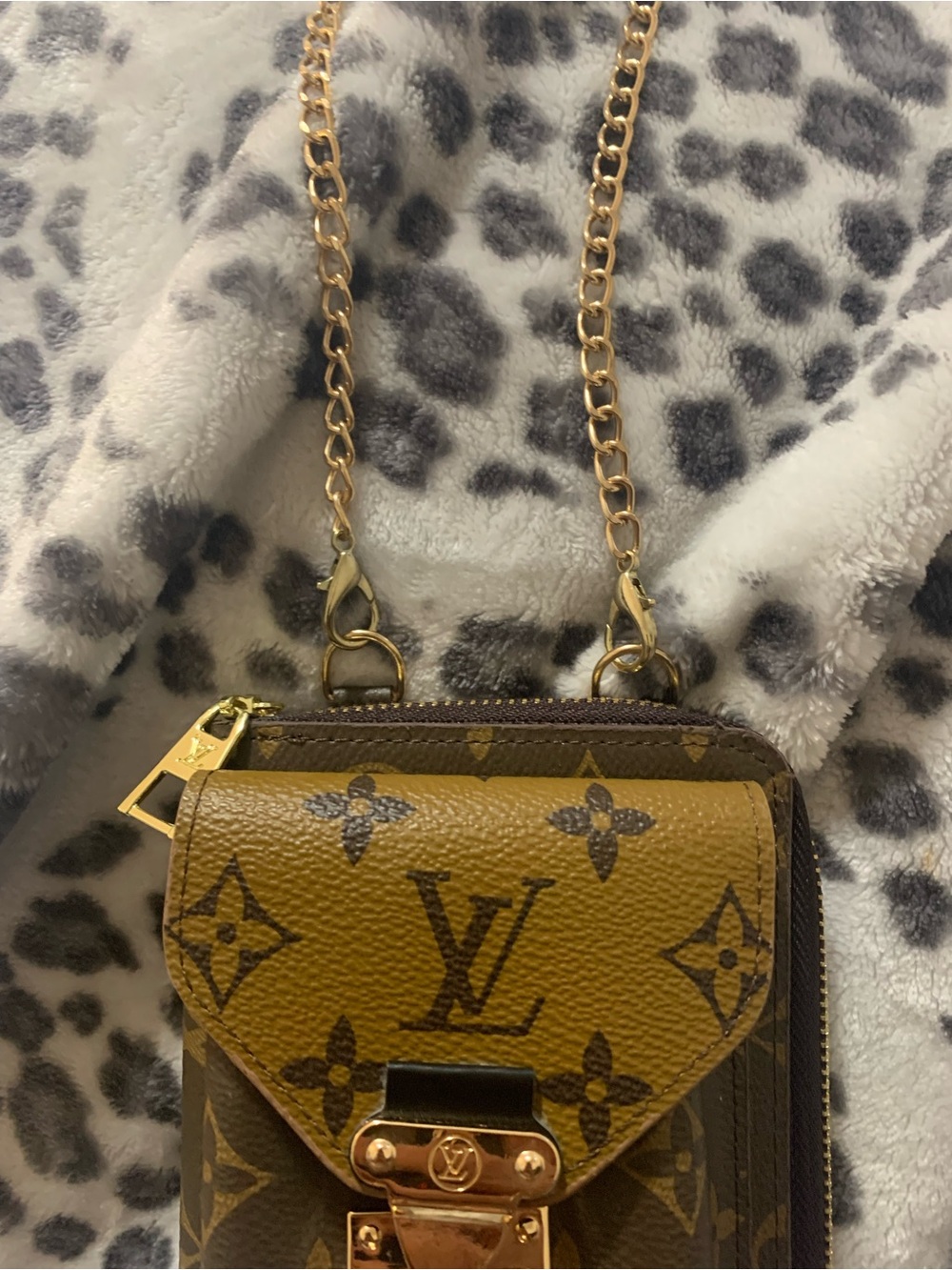 🔥SALE TODAY ONLY NWOT Designer Inspired Monogram Mobile Crossbody - Picture 3 of 7